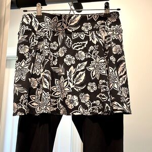 DonaJo Tennis Pickleball Skirt with Leggings.  Size Large